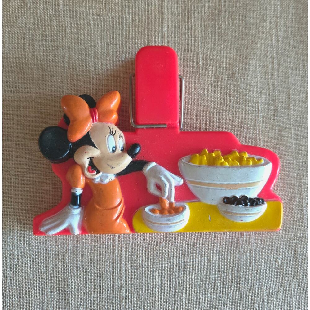 RARE 1980's Vintage Walt Disney by Hoan Minnie Mouse w/ Bowls Of Chips  Bag Clip